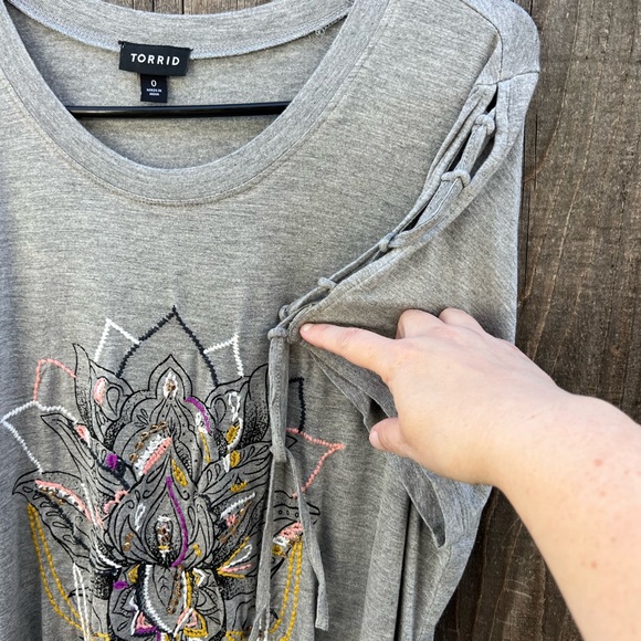 SOLD Torrid embellished top with lace-up sleeves - Picture 3 of 5